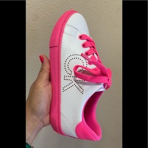 Calvin Klein Sneakers  Size :5 LIKE FIT SIZE :6  23 Cm